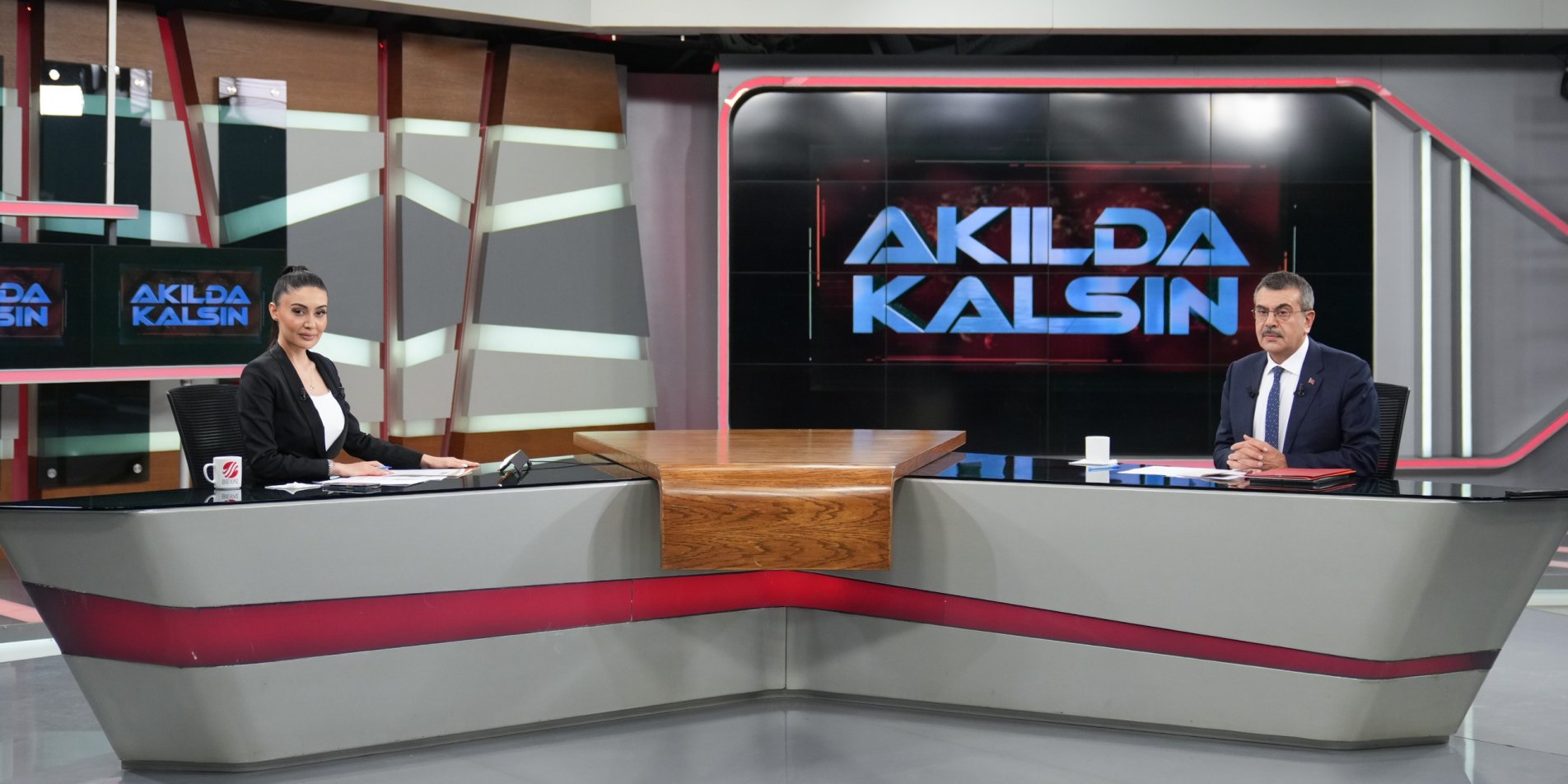 BAKAN TEKİN, BEYAZ TV YAYININDA SORULARI YANITLADI